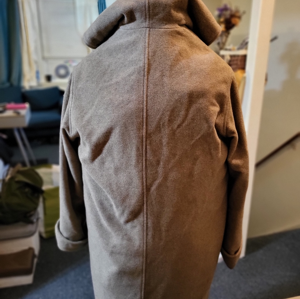 GORGEOUS Vintage Long 3 Button Winter Jacket - Picture 6 of 11